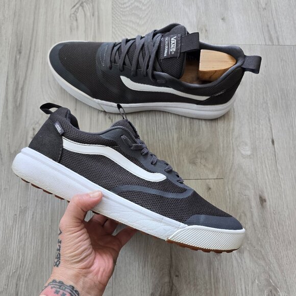 VansOld Skool UltraRange gray white low-top lightweight sneakersMENS 11.5